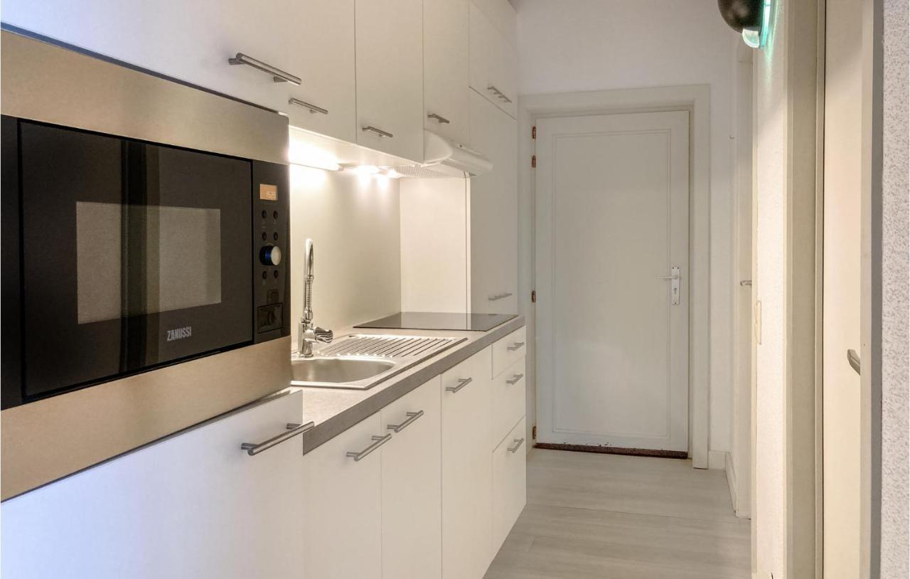 Gorgeous Apartment In Bredene With Kitchen Екстериор снимка